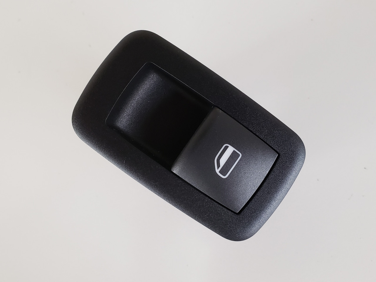 17-21 Chrysler Pacifica 68234086AB Left & Right Rear Passenger Window Switch OEM