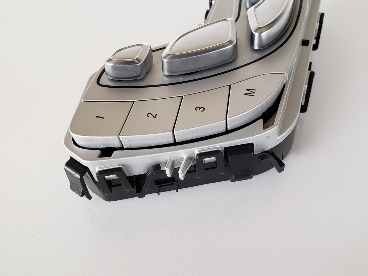 15-18 Mercedes Benz C300 2059056651 Left Driver Seat Adjustment Switch OEM 15-18 Mercedes Benz C300 2059056651 Left Driver Seat Adjustment Switch OEM