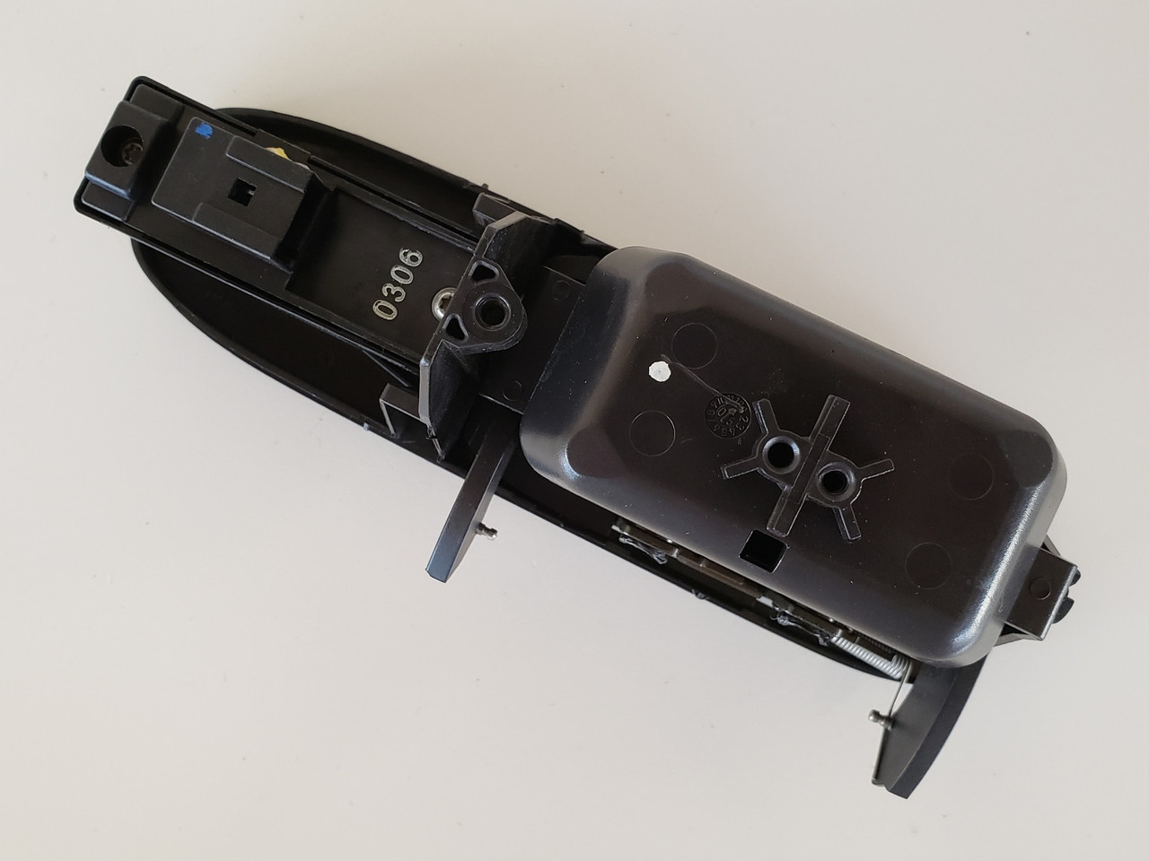 03-07 Jaguar XJ8 2W93-14717-AA Left Rear Passenger Window Switch
