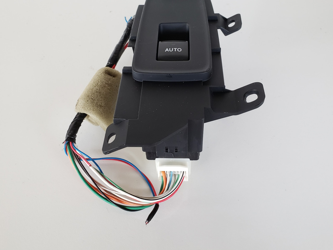 06-07 Lexus GS300 GS350 84030-30100 Right Front Passenger Window Switch OEM 06-07 Lexus GS300 GS350 84030-30100 Right Front Passenger Window Switch OEM