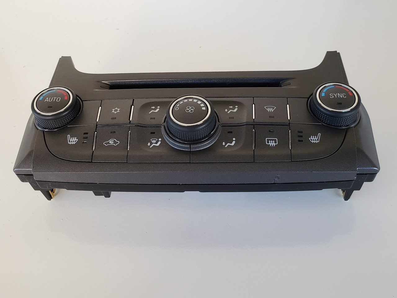 13 Chevy Malibu 22854786 Climate Control Panel Temperature Unit A/C Heater