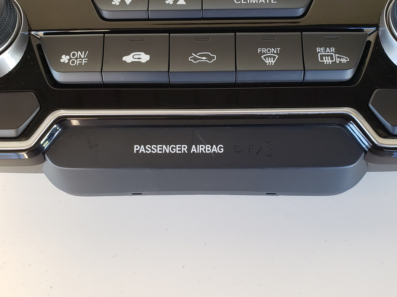 17-19 Honda CR-V CRV 79620-TLA-A413-M1 Climate Control Panel Unit A/C Heater 17-19 Honda CR-V CRV 79620-TLA-A413-M1 Climate Control Panel Unit A/C Heater