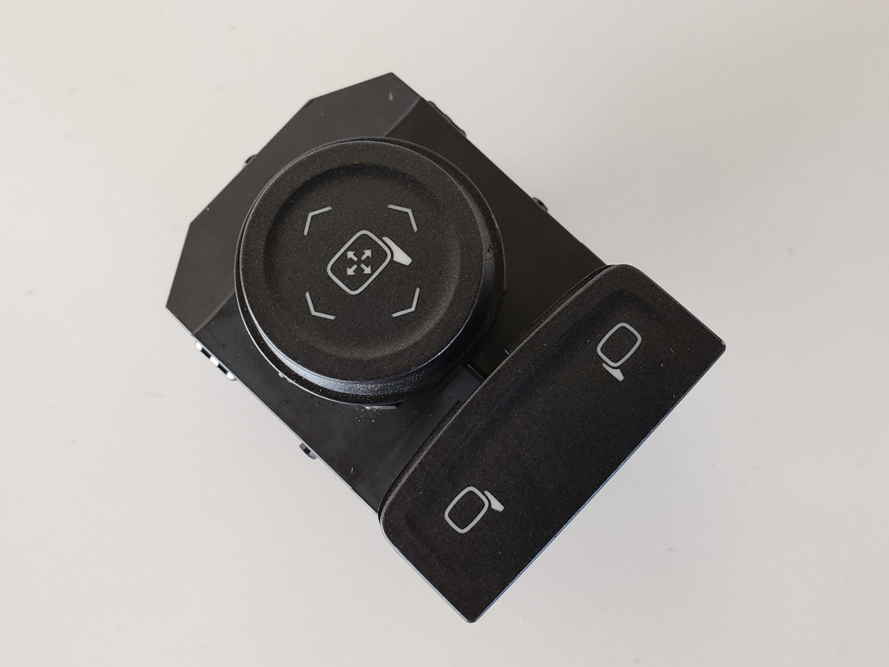 14-19 Gmc Sierra 1500 & 2500 23154700 Drivers Side Left Master Mirror Switch OEM 14-19 Gmc Sierra 1500 & 2500 23154700 Drivers Side Left Master Mirror Switch OEM