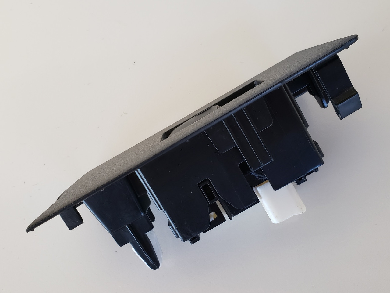 16 Toyota Corolla 74272-02660 Left Rear Passenger Window Switch OEM 16 Toyota Corolla 74272-02660 Left Rear Passenger Window Switch OEM