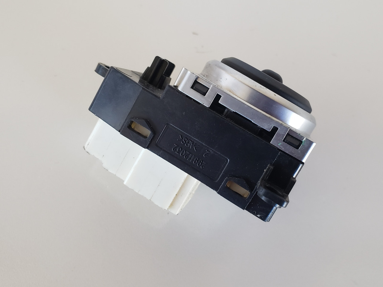 11-16 Hyundai Elantra 299112032 Drivers Side Left Master Mirror Switch OEM 11-16 Hyundai Elantra 299112032 Drivers Side Left Master Mirror Switch OEM