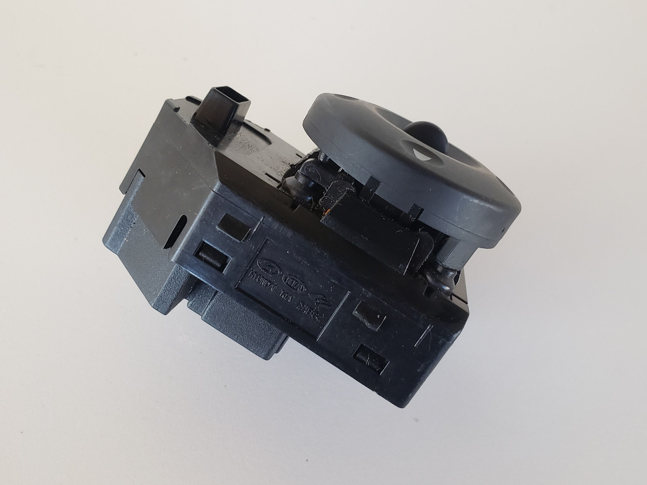 07-10 Hyundai Elantra 93570-2H110 Drivers Side Left Master Mirror Switch OEM
