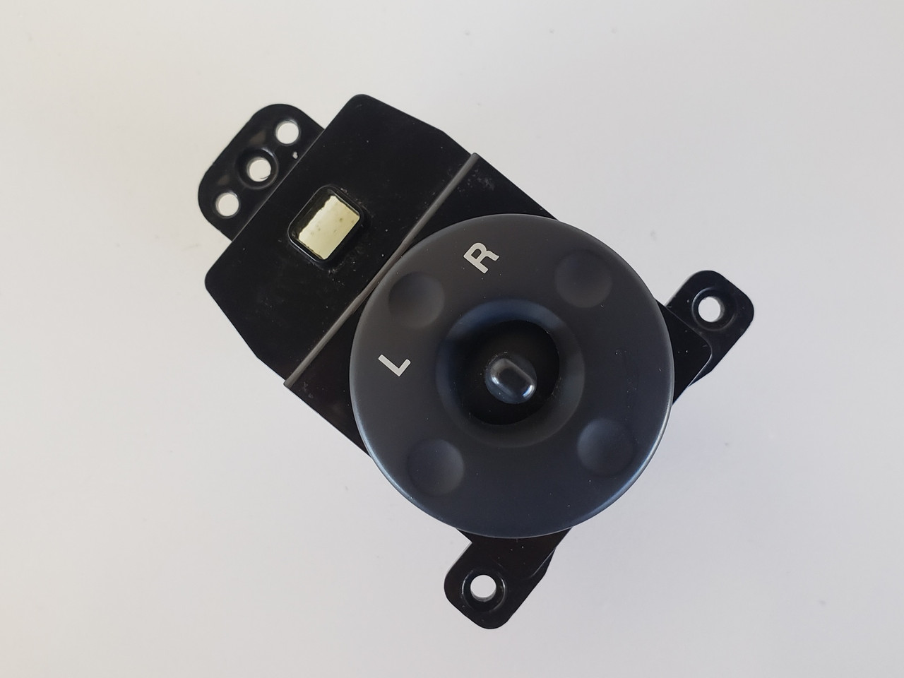 07-12 Kia Rondo Drivers Side Left Master Mirror Switch OEM