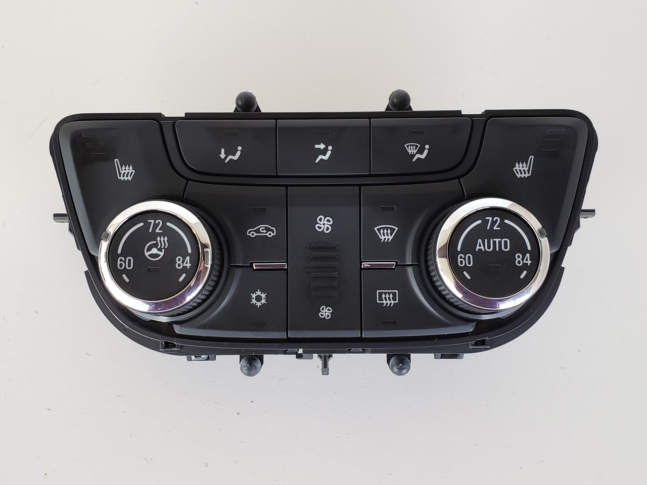 17-19 Buick Encore 39082867 Climate Control Panel Temperature Unit A/C Heater