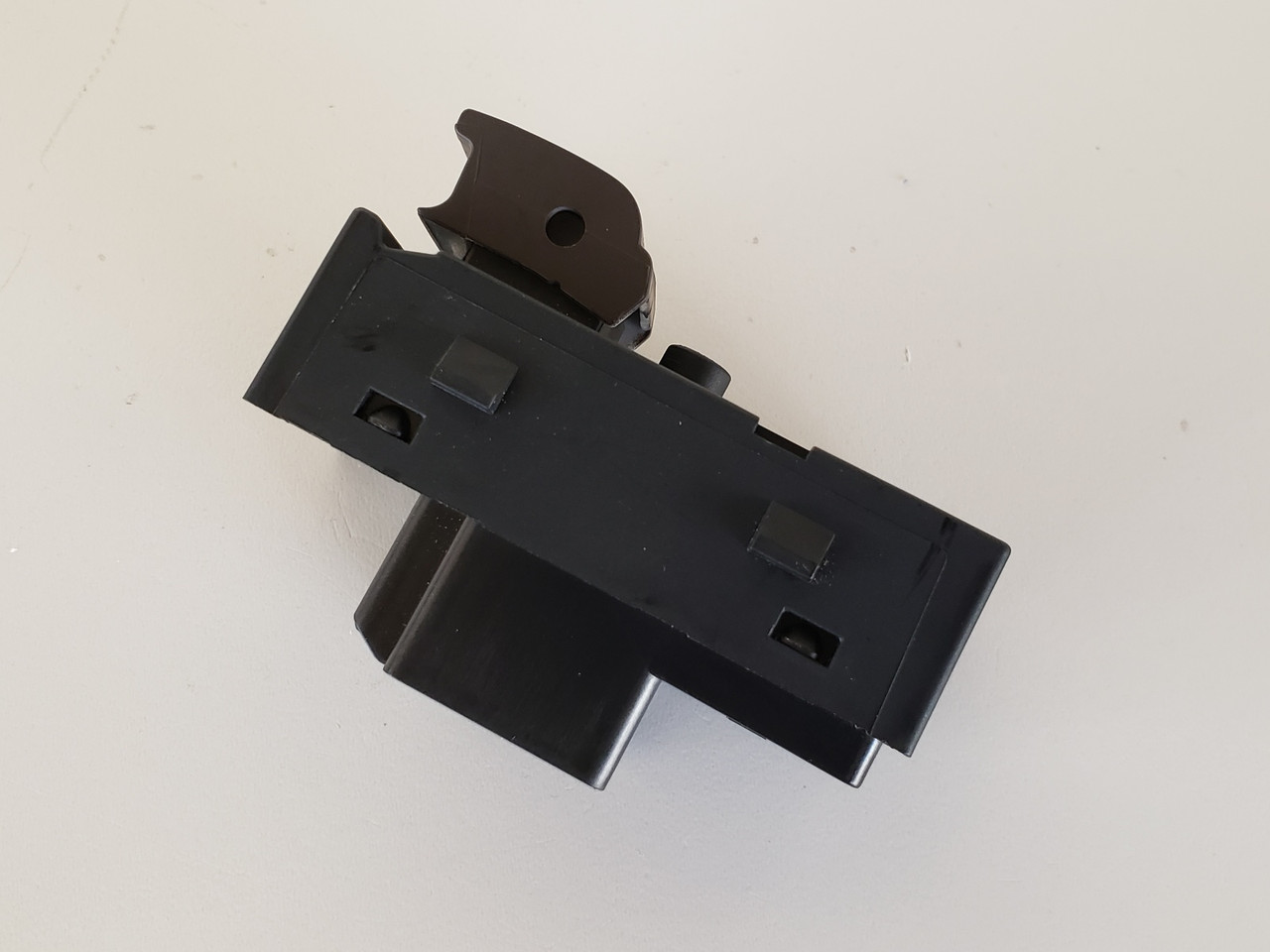 11-12 Buick Regal 20987819 Left & Right Rear Passenger Window Switch OEM 11-12 Buick Regal 20987819 Left & Right Rear Passenger Window Switch OEM