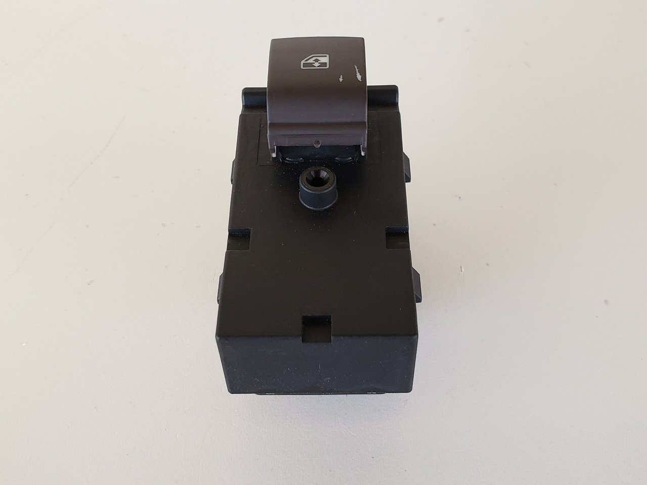 11-12 Buick Regal 20987819 Left & Right Rear Passenger Window Switch OEM 11-12 Buick Regal 20987819 Left & Right Rear Passenger Window Switch OEM