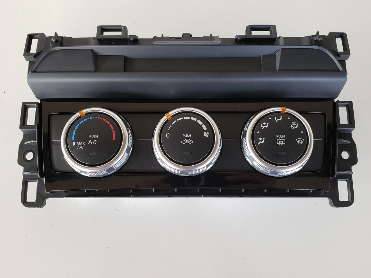 16 Mazda 6 GMN3 61 190A Climate Control Panel Temperature Unit A/C