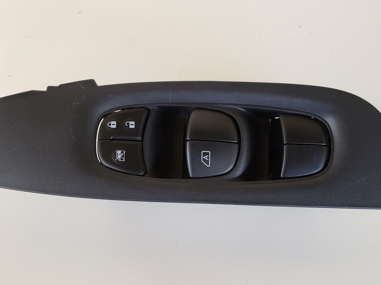 17-20 Nissan Rogue Sport 25401 GMA0C Drivers Side Left Master Window Switch OEM 17-20 Nissan Rogue Sport 25401 GMA0C Drivers Side Left Master Window Switch OEM
