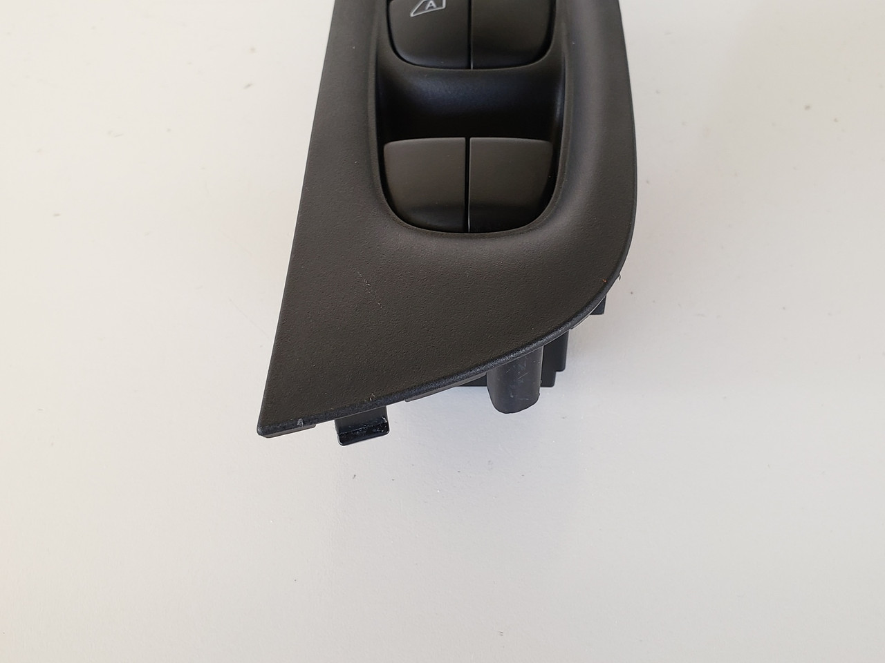 17-20 Nissan Rogue Sport 25401 GMA0C Drivers Side Left Master Window Switch OEM 17-20 Nissan Rogue Sport 25401 GMA0C Drivers Side Left Master Window Switch OEM