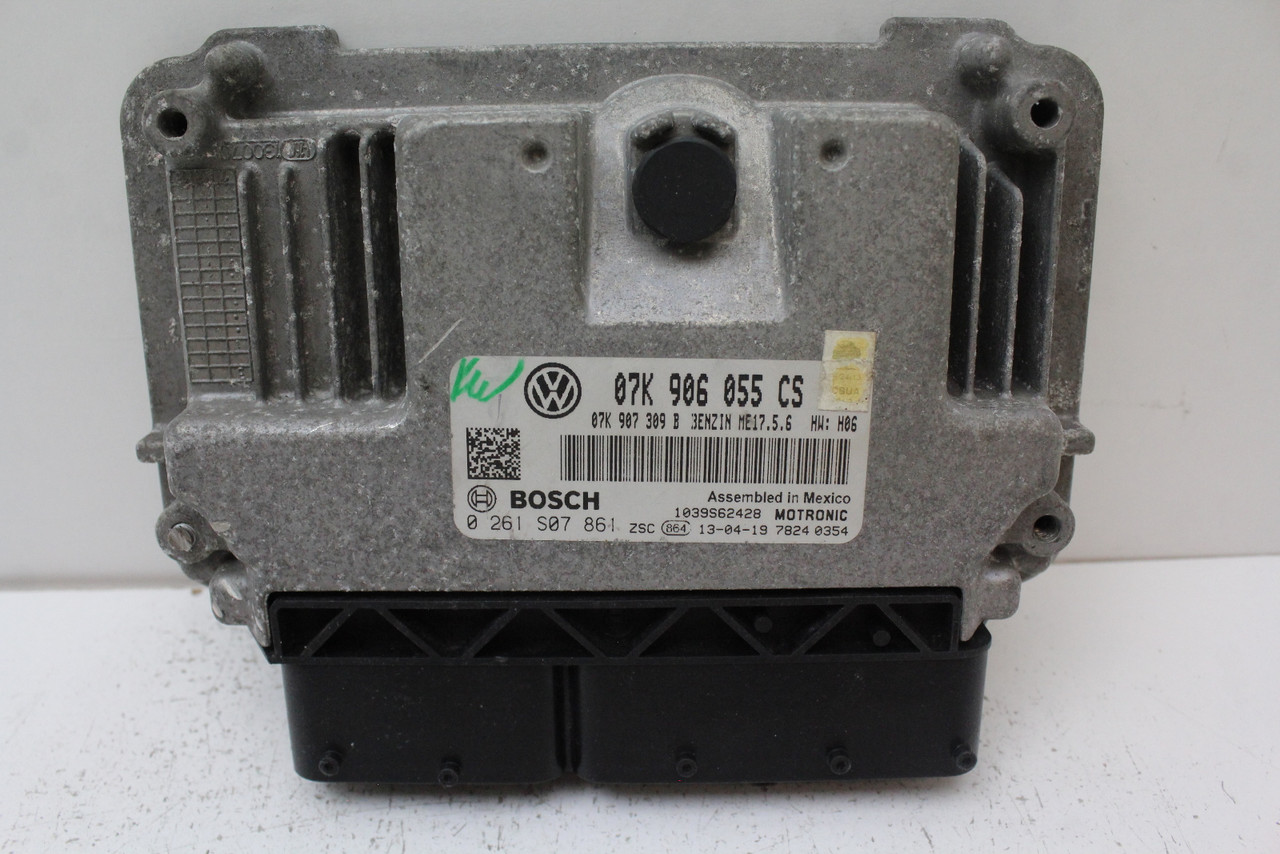 13 14 Volkswagen Passat 07K 906 055 CS Computer Engine Control ECU ECM Module