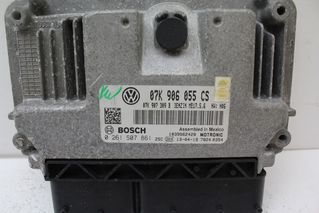13 14 Volkswagen Passat 07K 906 055 CS Computer Engine Control ECU ECM Module