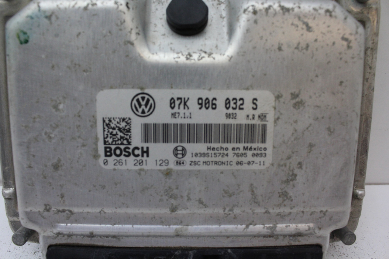 07 2007 Volkswagen Jetta 07K 906 032 S Computer Engine Control ECU ECM Module