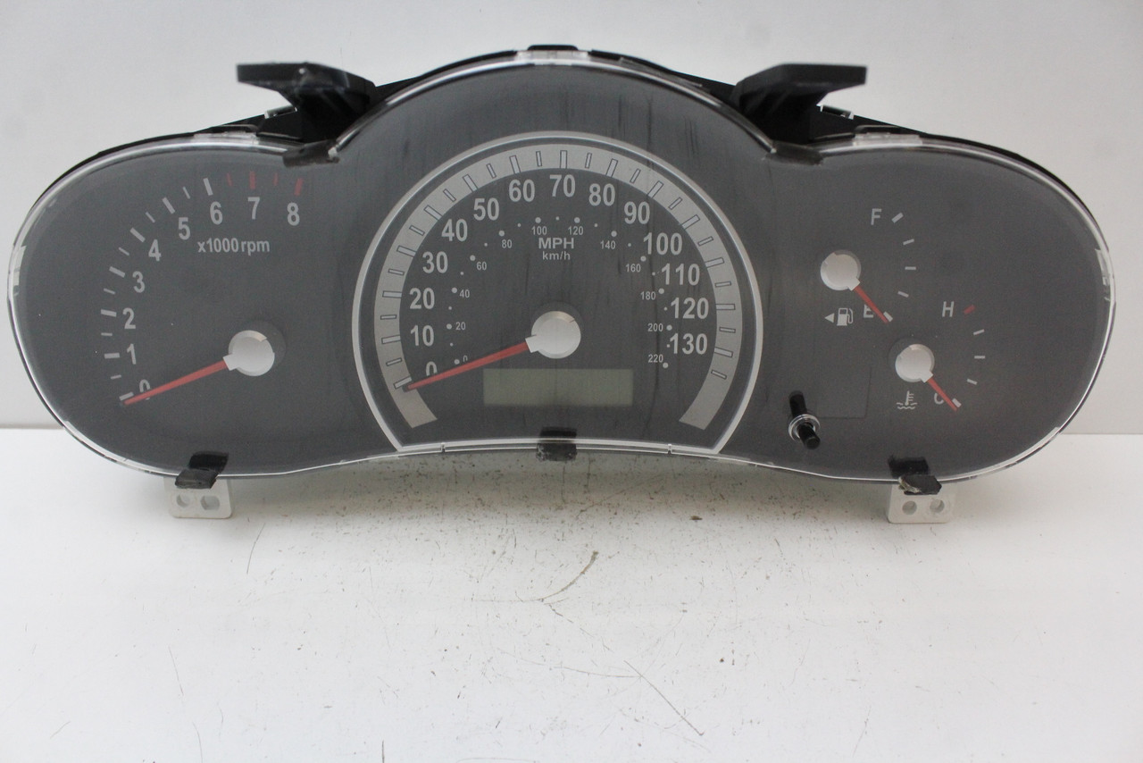 08-10 Hyundai Entourage 94001-4J045 Speedometer Instrument Cluster Gauges 50K