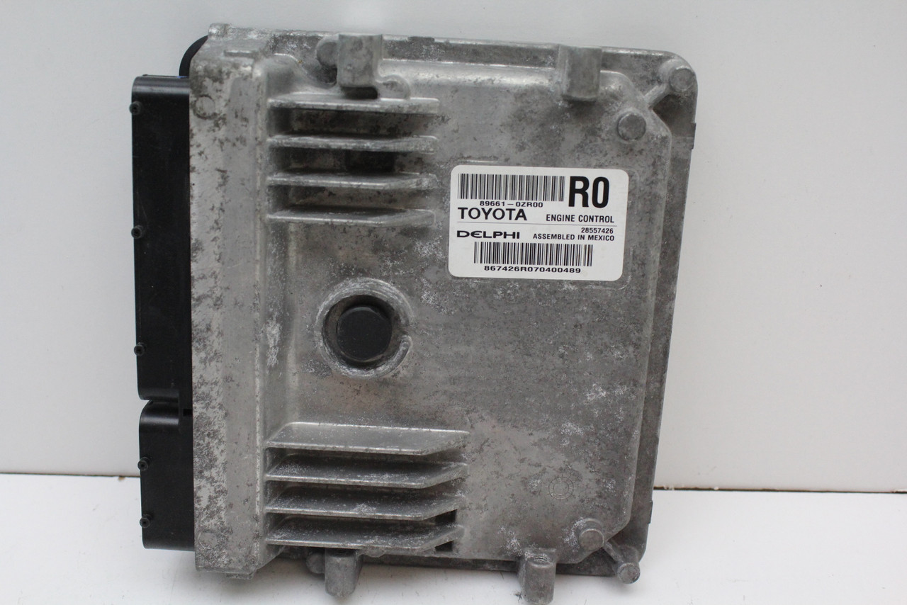専用① Toyota Corolla Engine Control Unit 89666-02180 MB175200-8973