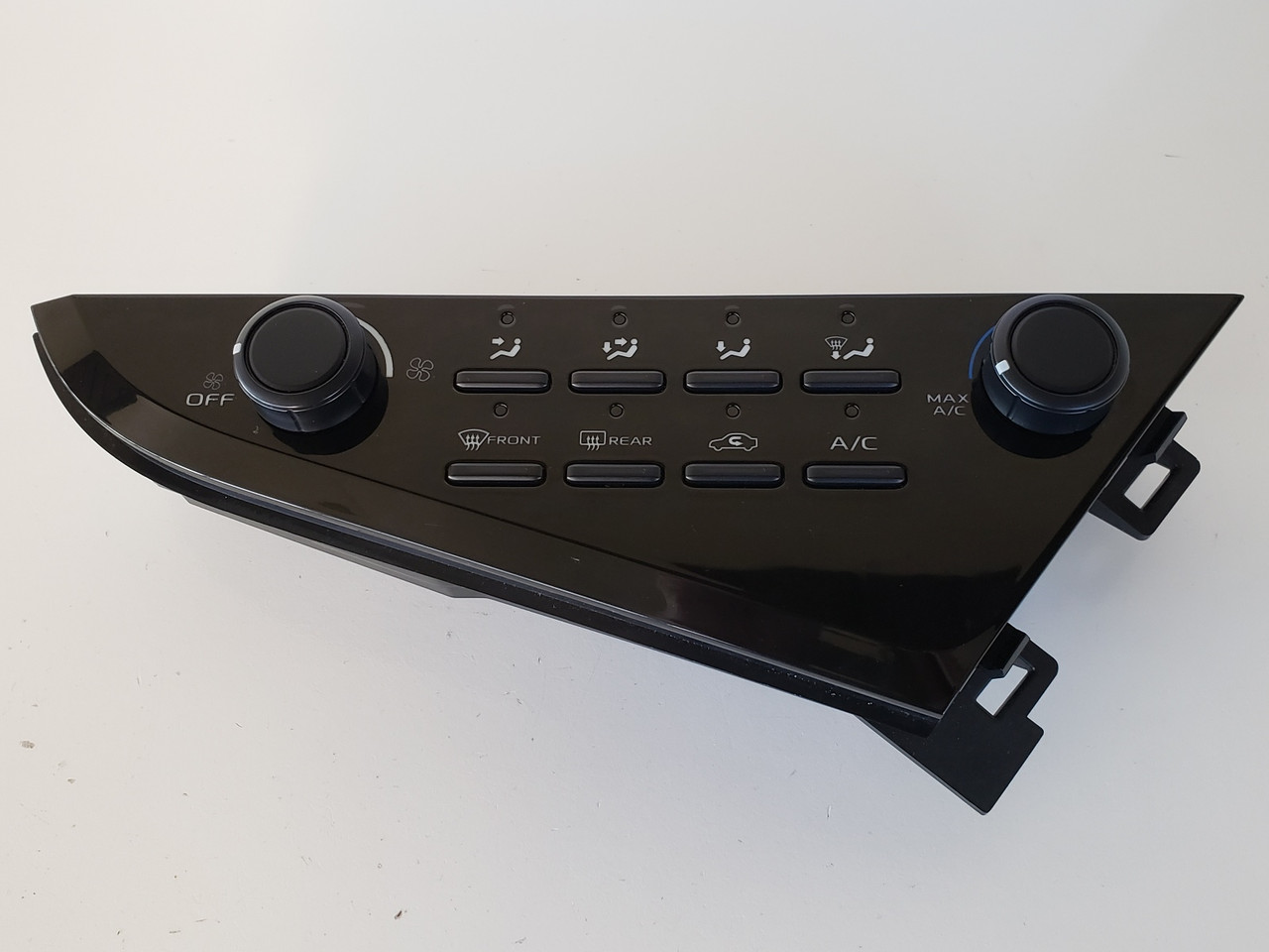 18-19 Camry 55900-33L00-B Climate Control Panel Temperature Unit A/C Heater 18-19 Camry 55900-33L00-B Climate Control Panel Temperature Unit A/C Heater
