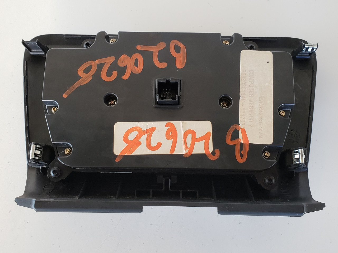 17-20 Charger P68293618AC Audio Climate Control Panel Temp Unit A/C Heater 17-20 Charger P68293618AC Audio Climate Control Panel Temp Unit A/C Heater