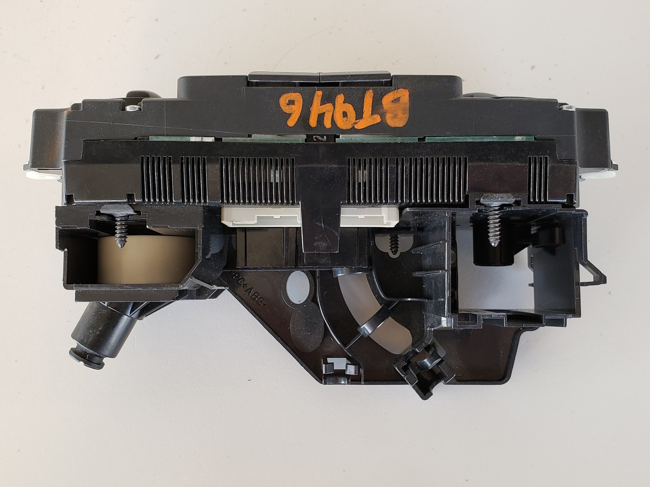 06-09 VW Rabbit 1K1 820 045 B Climate Control Panel Temperature Unit A/C Heater