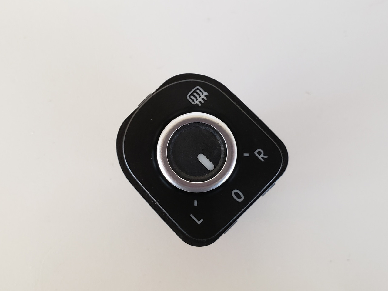 09-15 Volkswagen 3C8959565B Drivers Side Left Master Mirror Switch OEM 09-15 Volkswagen 3C8959565B Drivers Side Left Master Mirror Switch OEM