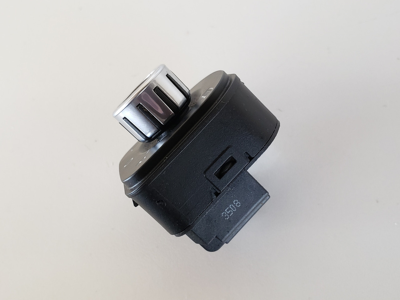 09-15 Volkswagen 3C8959565B Drivers Side Left Master Mirror Switch OEM 09-15 Volkswagen 3C8959565B Drivers Side Left Master Mirror Switch OEM