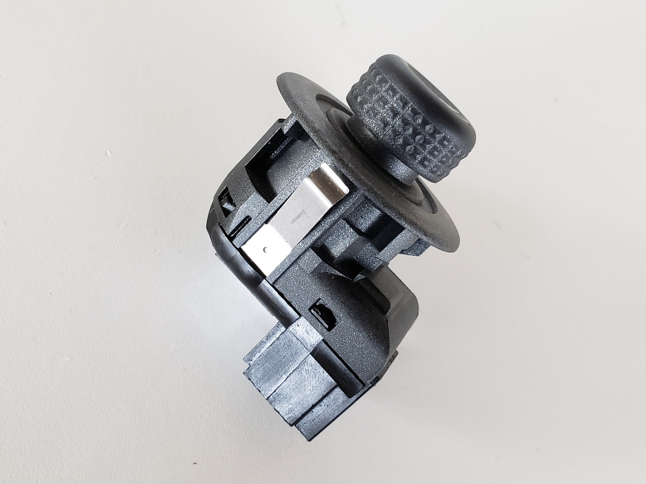 10-12 Lincoln MKZ 8A1T-17B676-AF38N8 Mirror Switch OEM 10-12 Lincoln MKZ 8A1T-17B676-AF38N8 Mirror Switch OEM