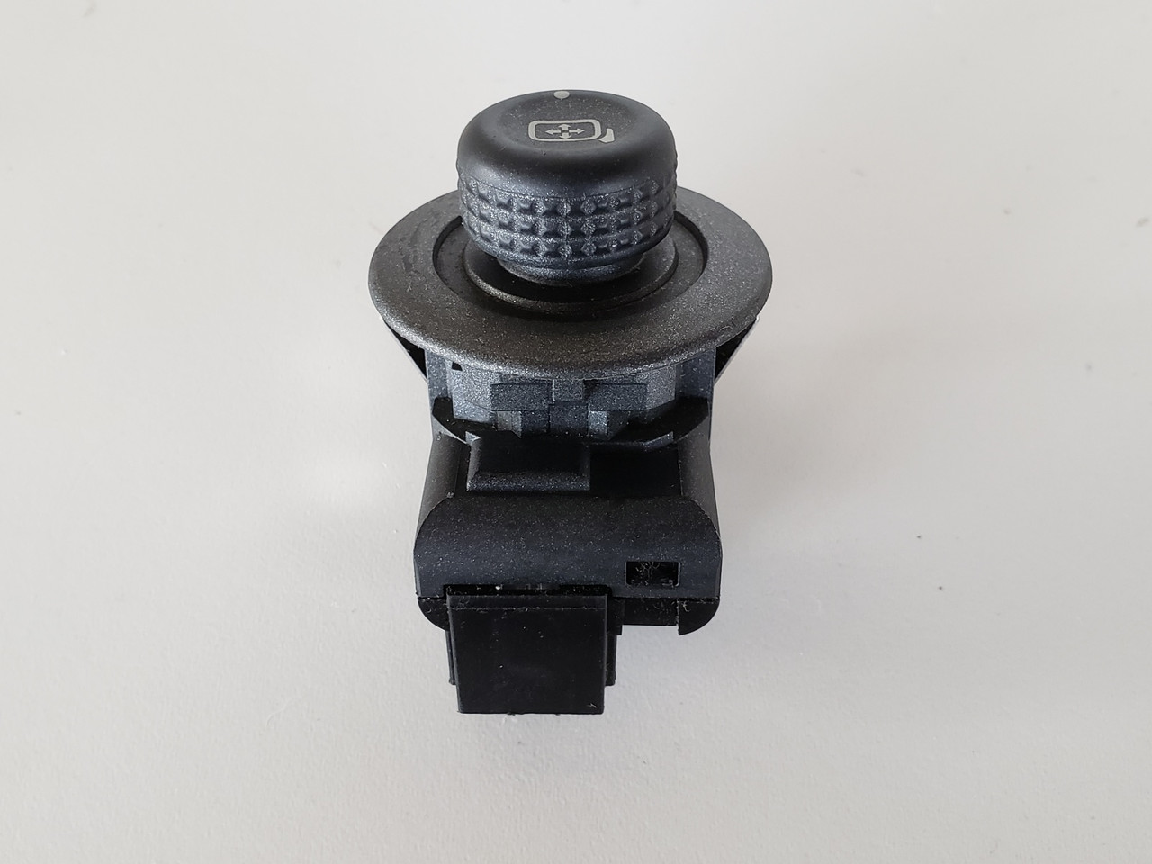 10-12 Lincoln MKZ 8A1T-17B676-AF38N8 Mirror Switch OEM 10-12 Lincoln MKZ 8A1T-17B676-AF38N8 Mirror Switch OEM