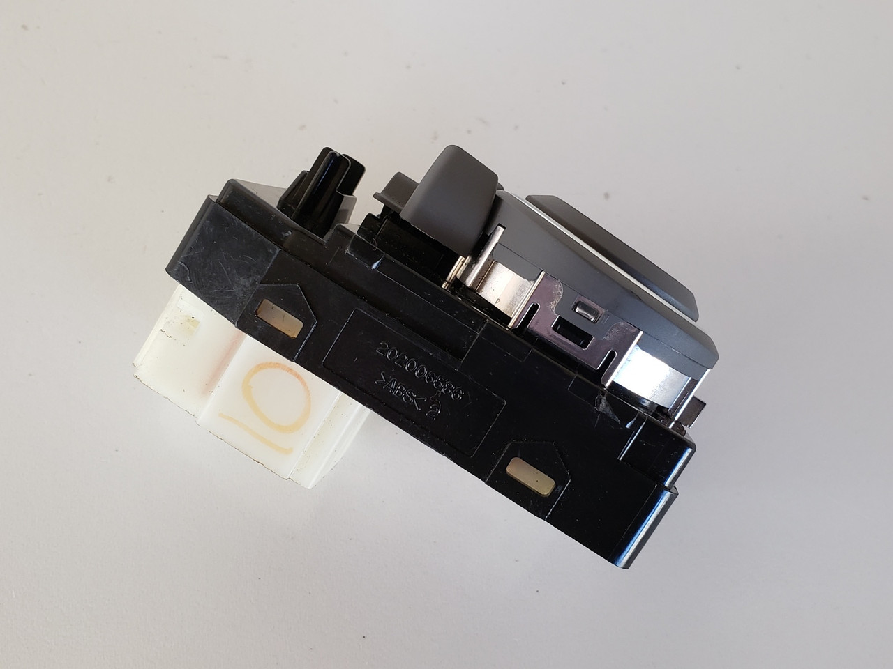 11-13 Hyundai Sonata 202006586 Drivers Side Left Master Mirror Switch OEM