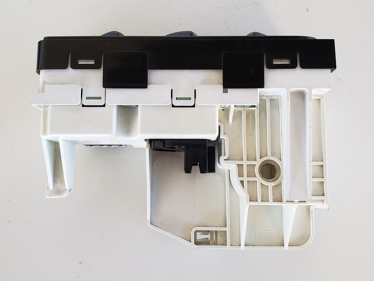 03 Subaru Baja 72311AE06A Climate Control Panel Temperature Unit A/C Heater