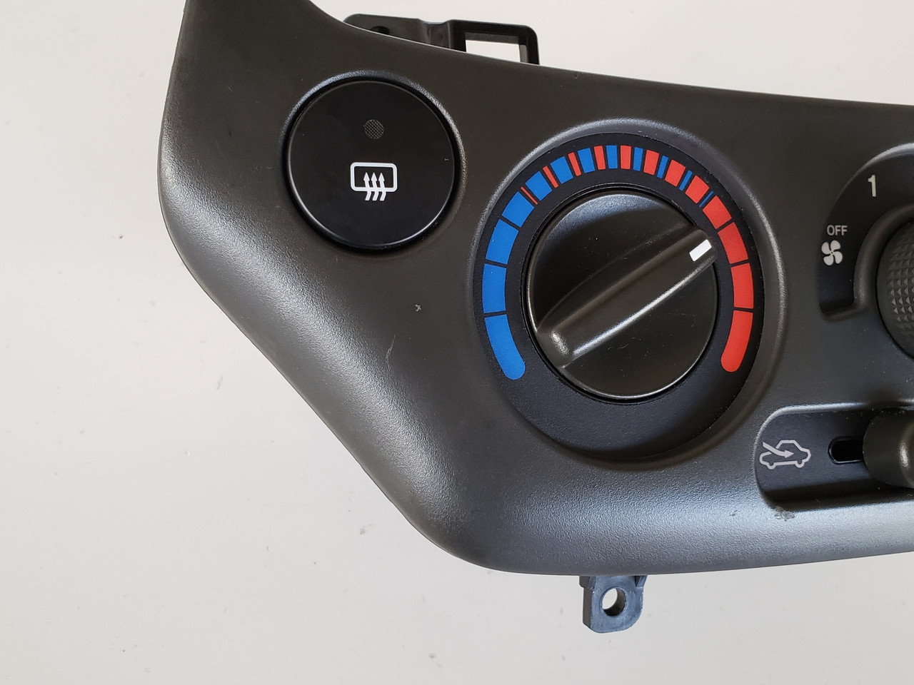 10 Pontiac G3 96650511 Climate Control Panel Temperature Unit A/C Heater