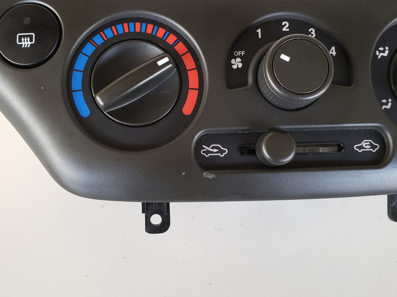 10 Pontiac G3 96650511 Climate Control Panel Temperature Unit A/C Heater