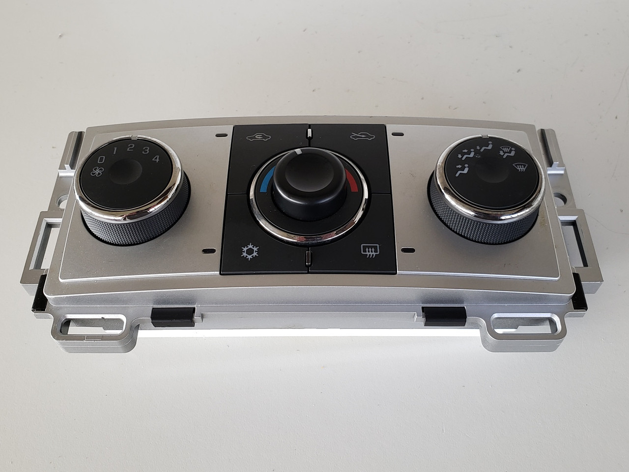 08 Chevy Malibu LS LT 20964036 Climate Control Panel Temperature Unit A/C Heater