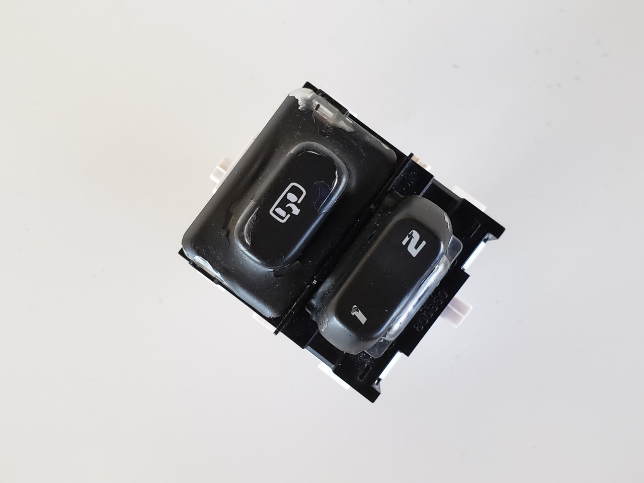 2003-2007 Cadillac CTS 25749090 Seat Memory Switch OEM