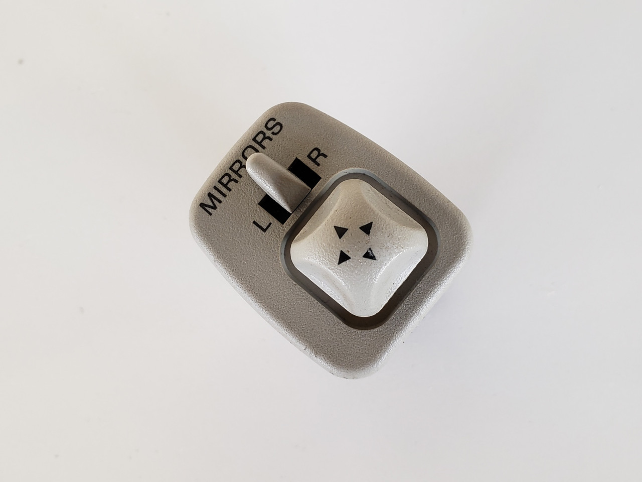 95-97 Ford Crown Victoria F5AB-17B676-ABW Mirror Switch OEM 95-97 Ford Crown Victoria F5AB-17B676-ABW Mirror Switch OEM