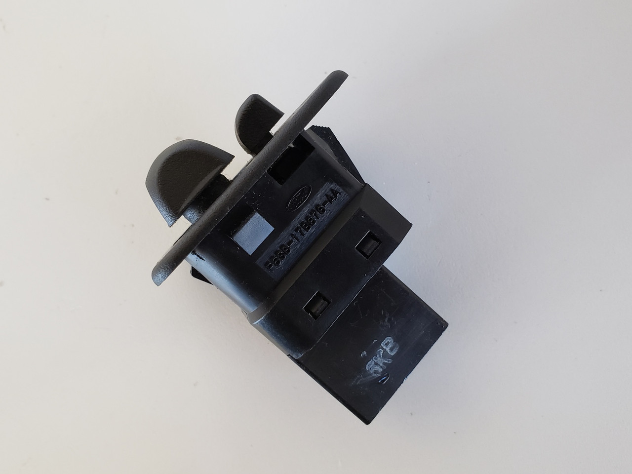 94-97 Ford Thunderbird Thunder Bird F6SB-17B676-AA Mirror Switch OEM 94-97 Ford Thunderbird Thunder Bird F6SB-17B676-AA Mirror Switch OEM