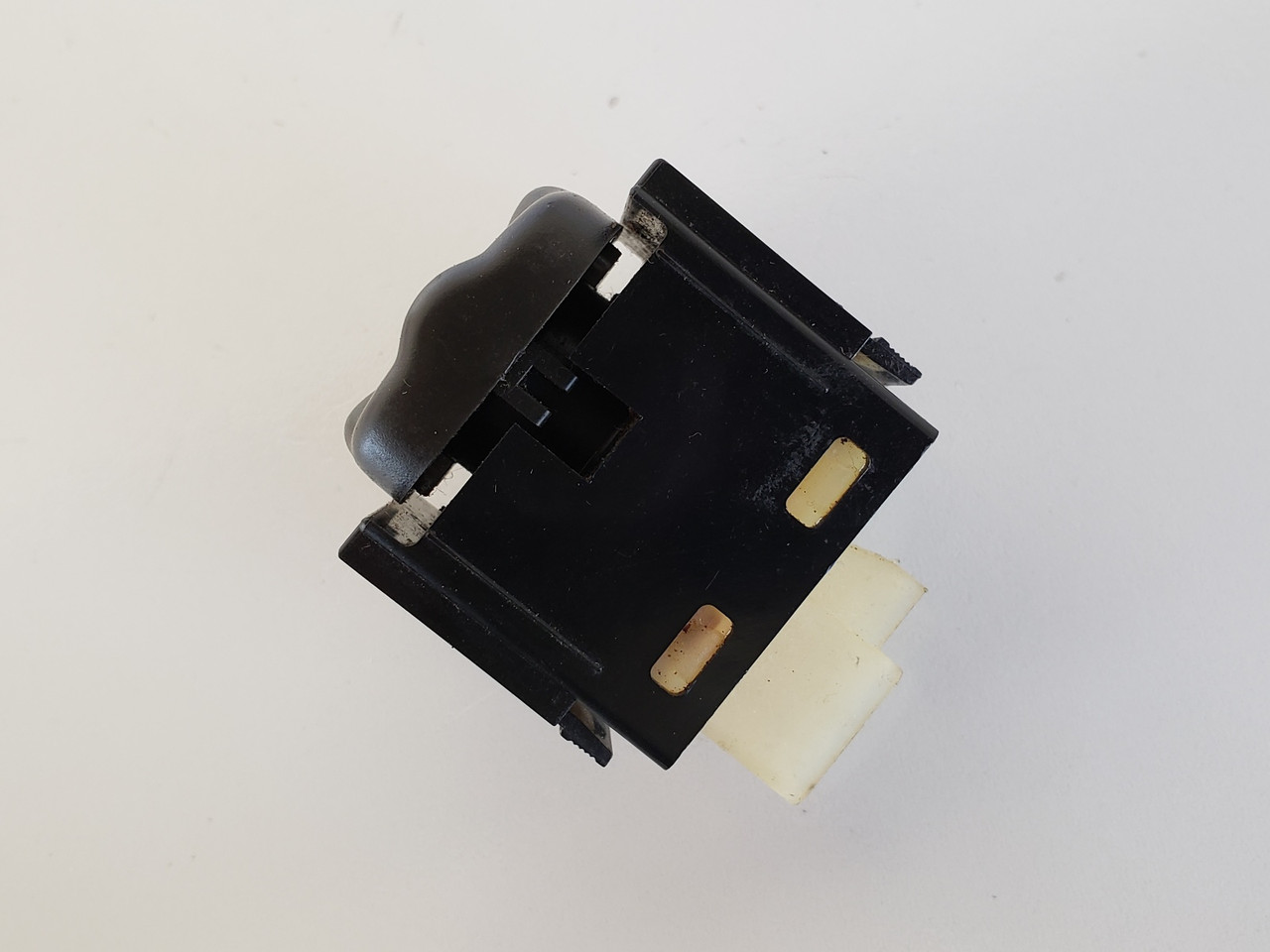 96-99 Saturn S Series 21022162 Mirror Switch OEM 96-99 Saturn S Series 21022162 Mirror Switch OEM