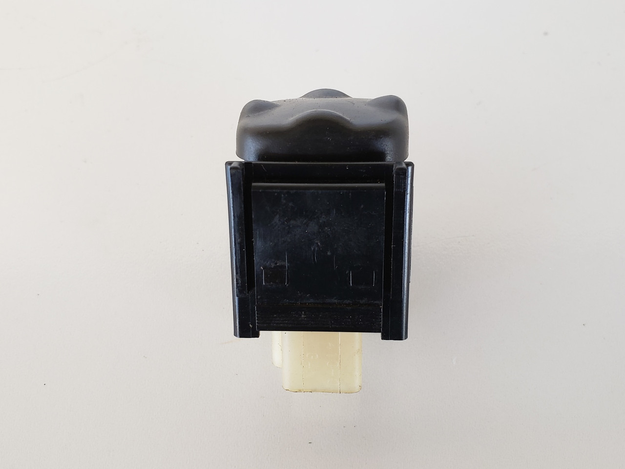 96-99 Saturn S Series 21022162 Mirror Switch OEM 96-99 Saturn S Series 21022162 Mirror Switch OEM