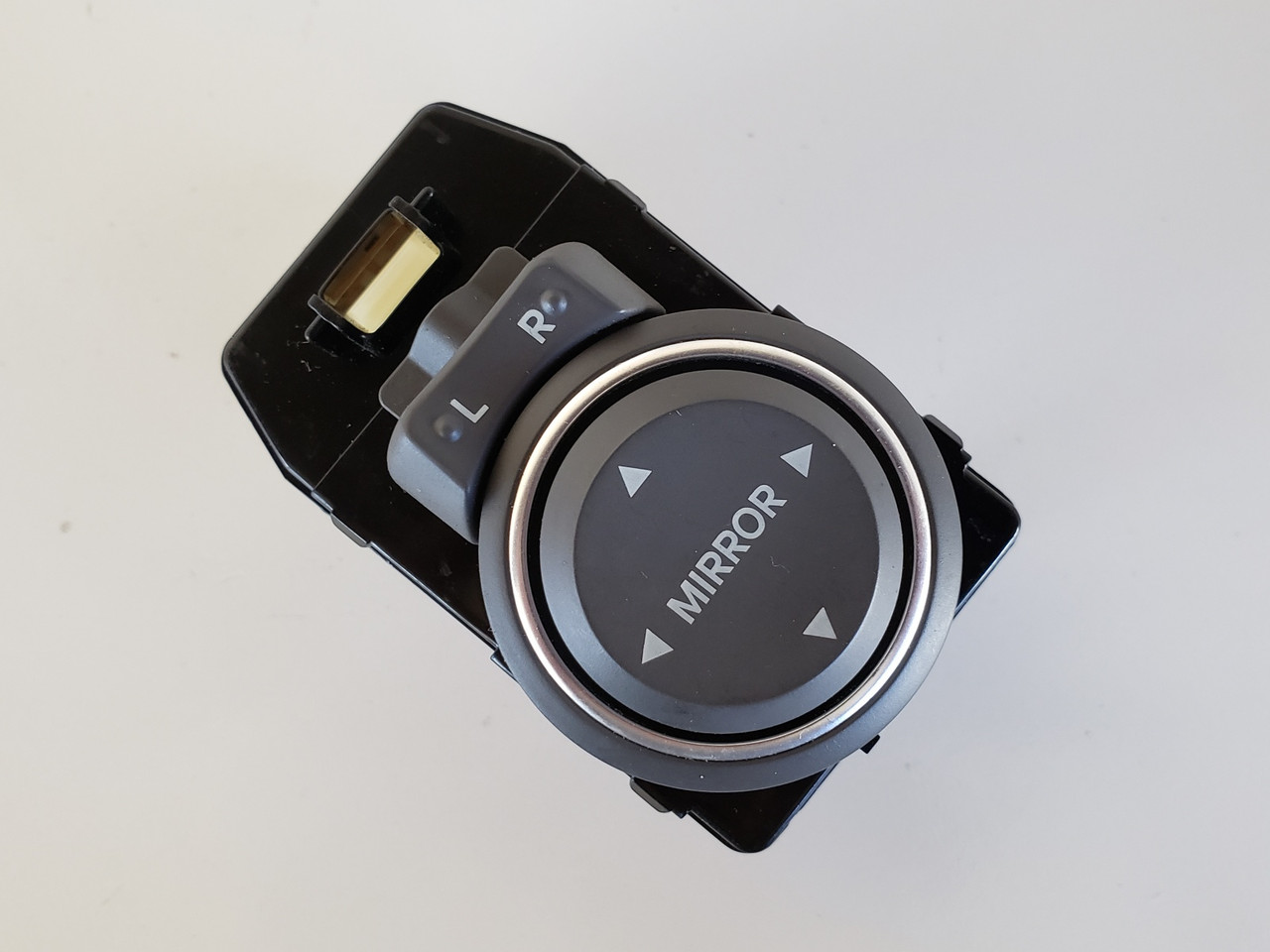 11-15 Hyundai Sonata 202006586 Mirror Switch OEM 11-15 Hyundai Sonata 202006586 Mirror Switch OEM