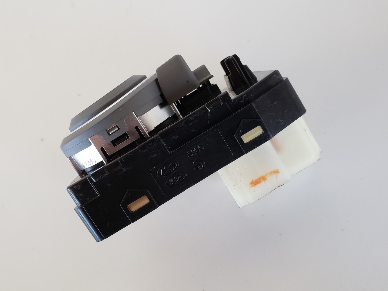 11-15 Hyundai Sonata 202006586 Mirror Switch OEM 11-15 Hyundai Sonata 202006586 Mirror Switch OEM