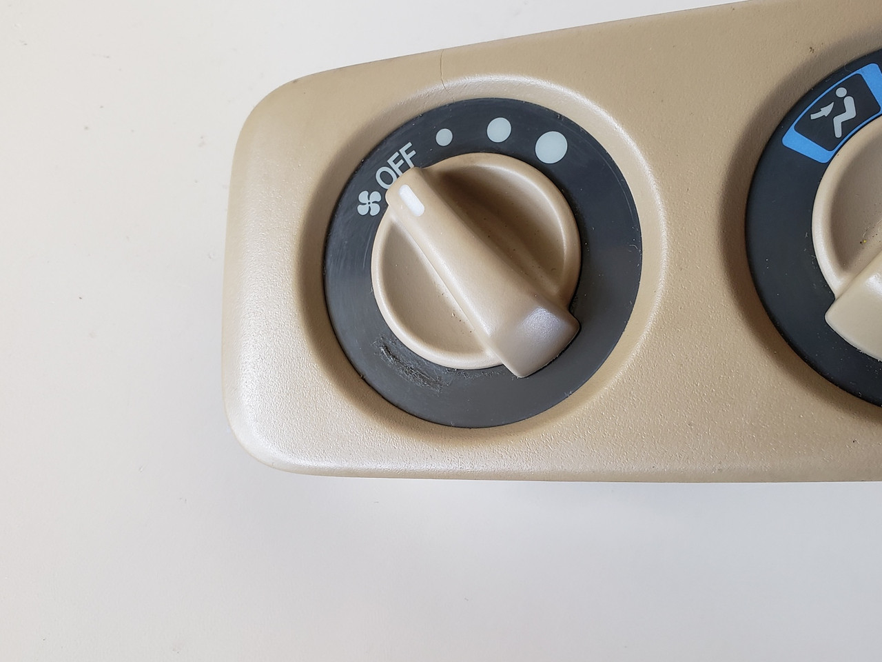 99-04 Odyssey 79600S0XA71ZA Rear Mounted Climate Control Panel Unit A/C Heater 99-04 Odyssey 79600S0XA71ZA Rear Mounted Climate Control Panel Unit A/C Heater