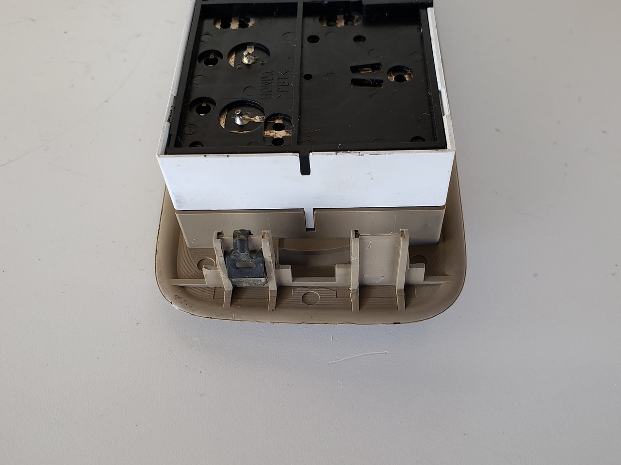 99-04 Odyssey 79600S0XA71ZA Rear Mounted Climate Control Panel Unit A/C Heater 99-04 Odyssey 79600S0XA71ZA Rear Mounted Climate Control Panel Unit A/C Heater