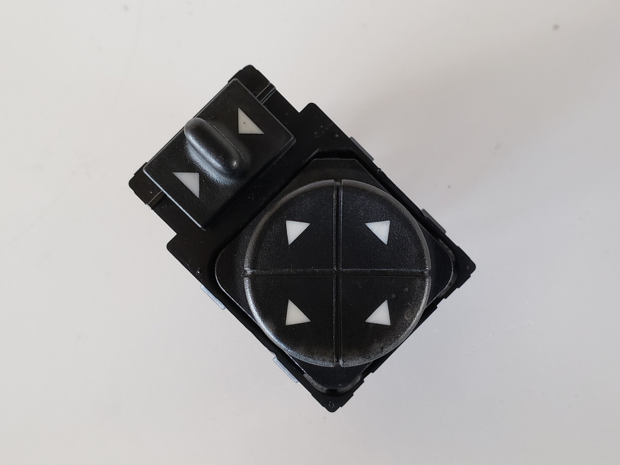 98-02 Oldsmobile Olds Intrigue 10407984 Mirror Switch OEM