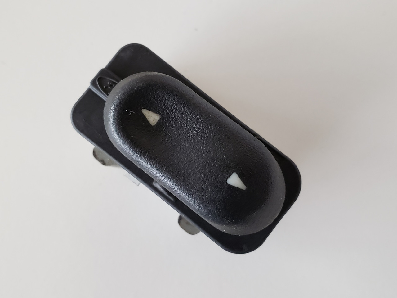 96-99 Ford Taurus F6DB-14529-AD Right Front Passenger Window Switch OEM 96-99 Ford Taurus F6DB-14529-AD Right Front Passenger Window Switch OEM