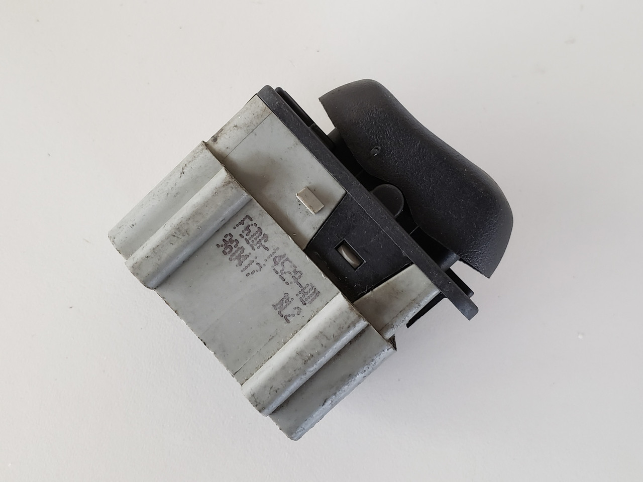 96-99 Ford Taurus F6DB-14529-AD Right Front Passenger Window Switch OEM 96-99 Ford Taurus F6DB-14529-AD Right Front Passenger Window Switch OEM