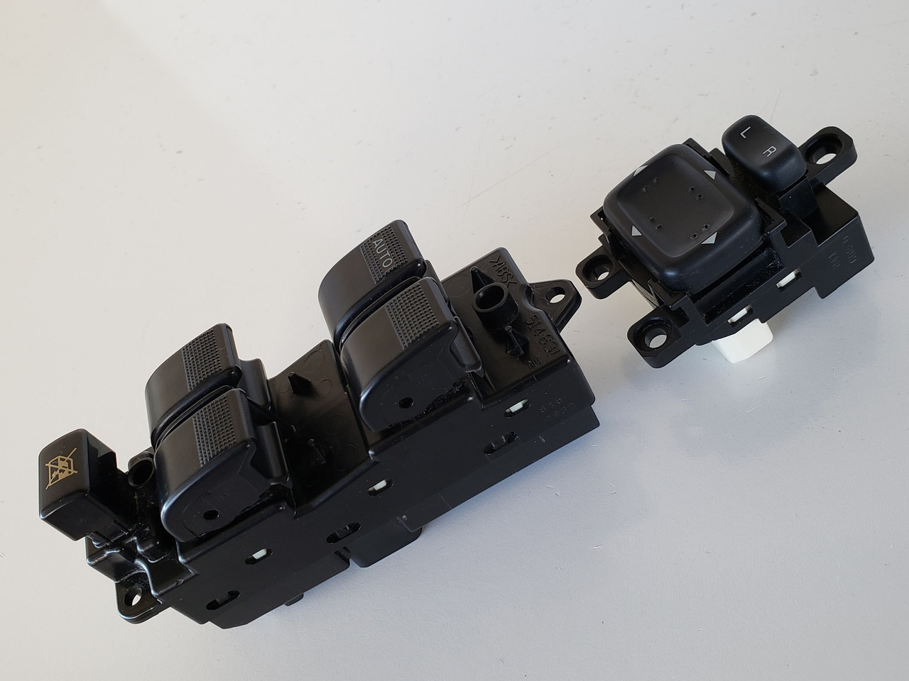 03-05 Mazda 6 GK2A66350 Drivers Side Left Master Window & Mirror Switch OEM