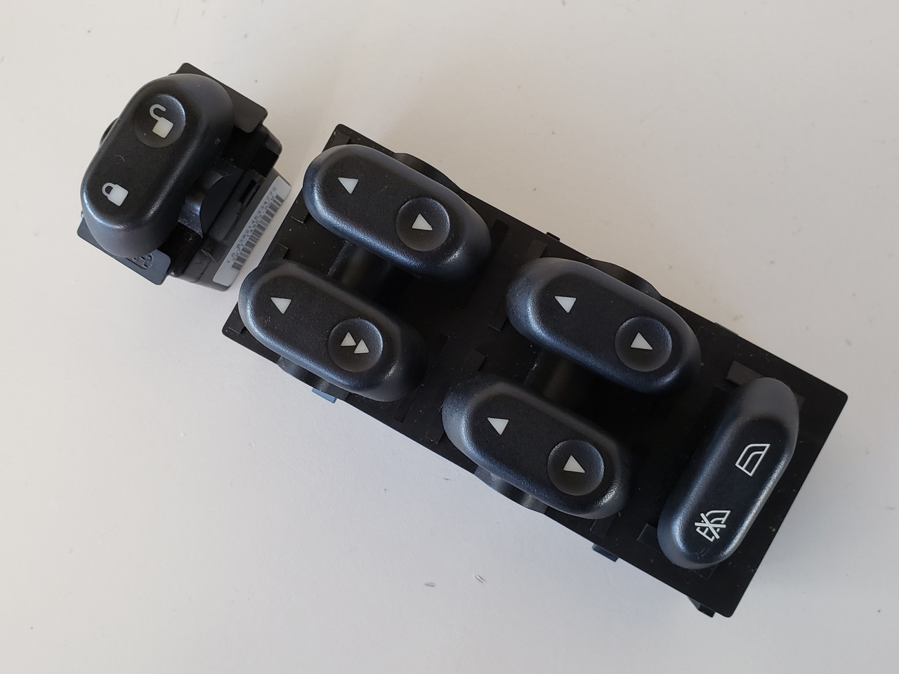 03-08 Grand Marquis 2L1T-14540-AHW Drivers Side Left Master Window Switch OEM