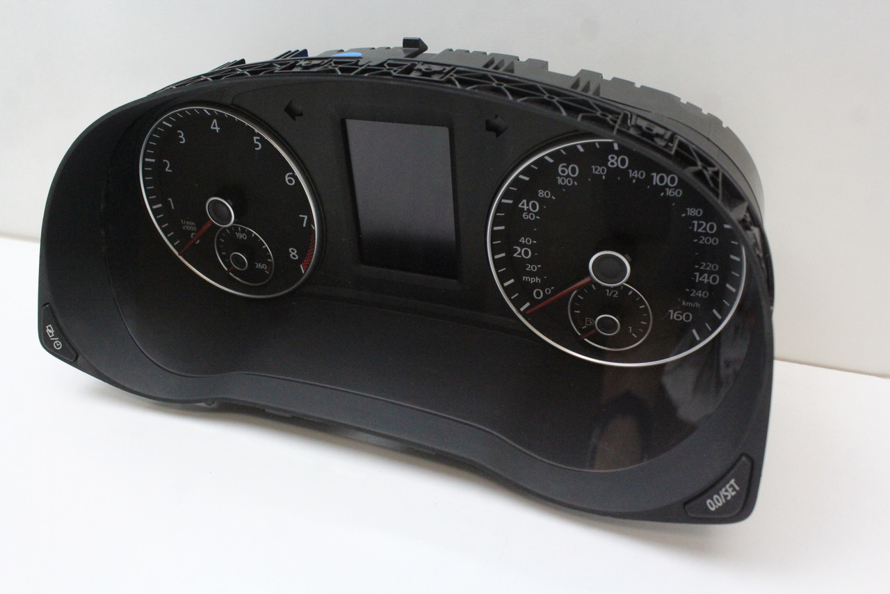 13 14 Volkswagen Passat 561920960D Speedometer Instrument Cluster Gauges 18K