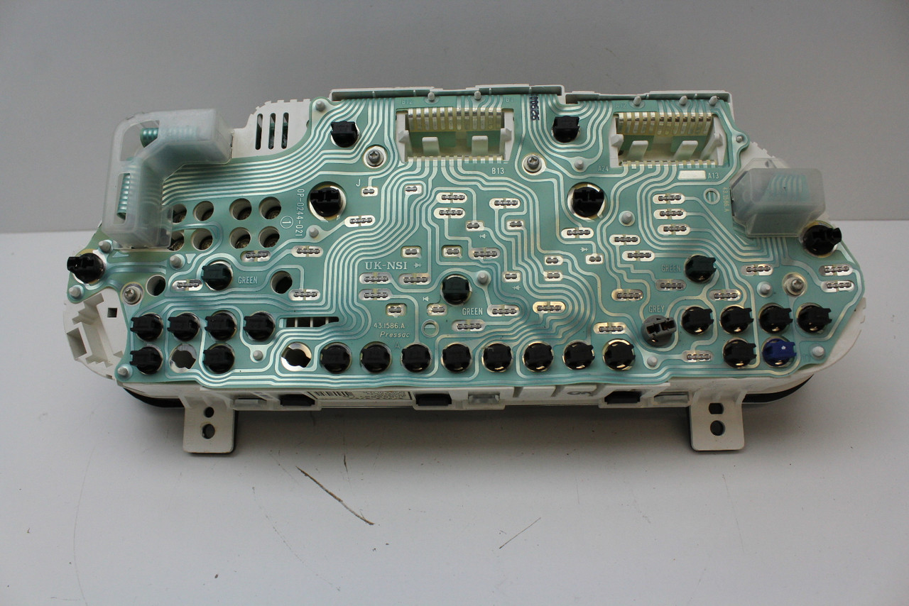 2000 00 Volvo 40 3889991 Speedometer Head Instrument Cluster Gauges 97K